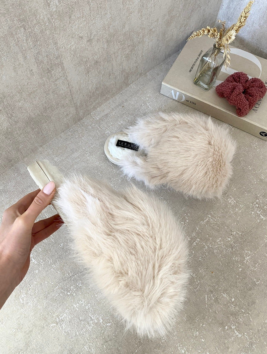 Kenike fluffy winter sandals top view
