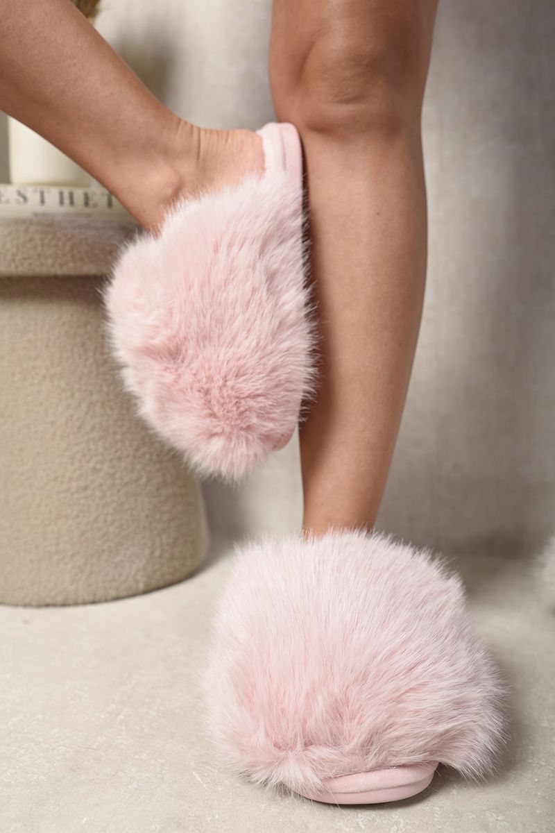 Kenike winter faux fur sandals angled detail