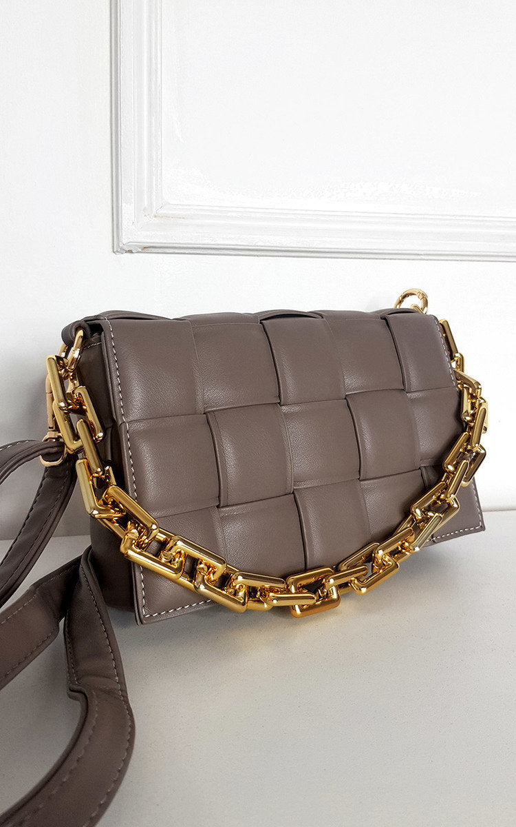 Kenike padded shoulder bag interior and opening detail