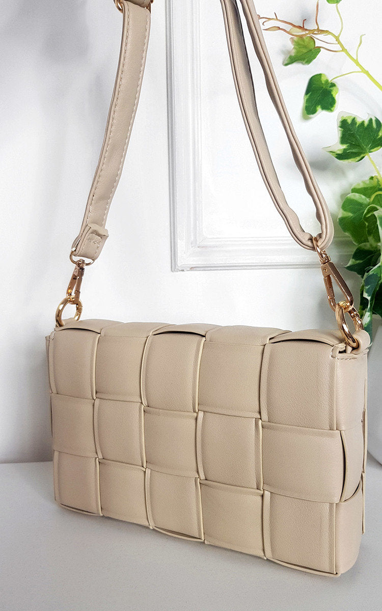 Kenike beige padded shoulder bag with chain detail variant