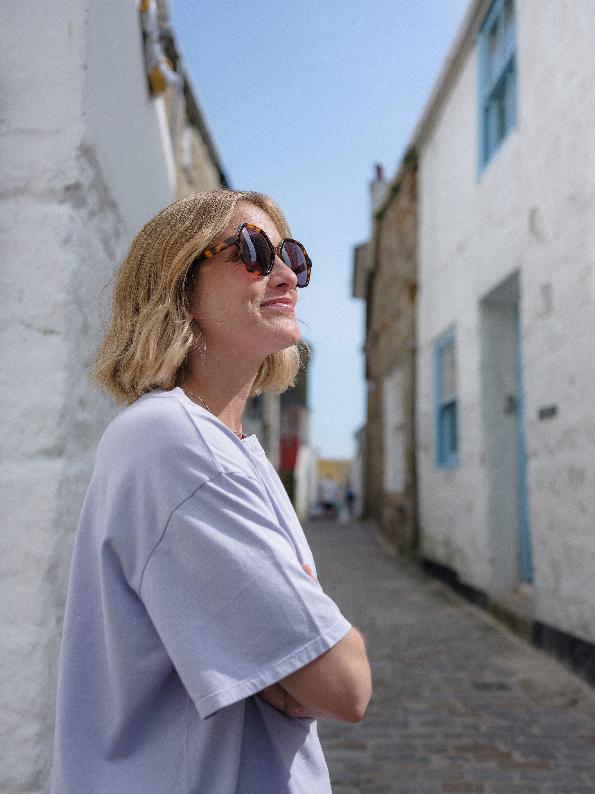 zoedepass Dolly Tortoise Shell sunglasses model portrait image
