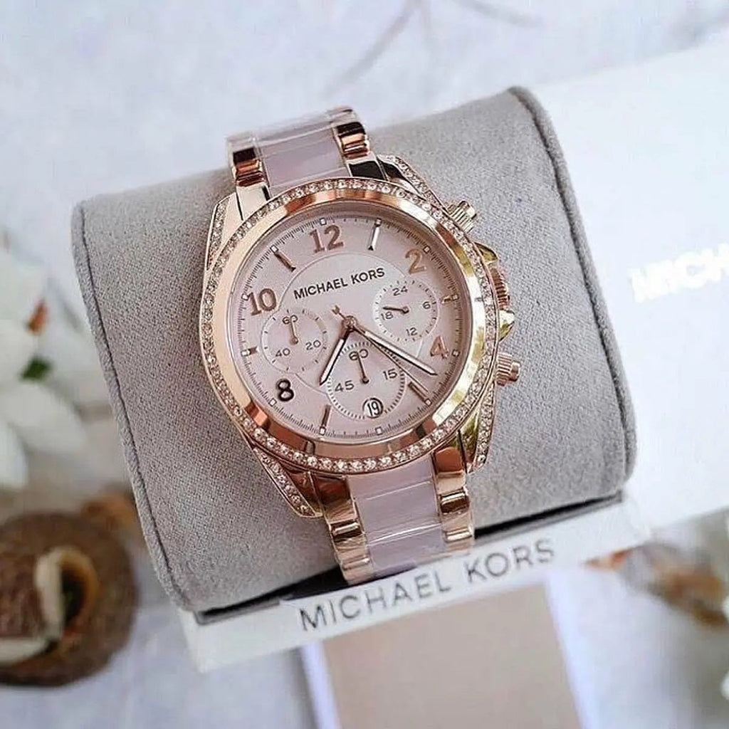 Michael Kors MK5943 rose gold watch case and lugs close-up
