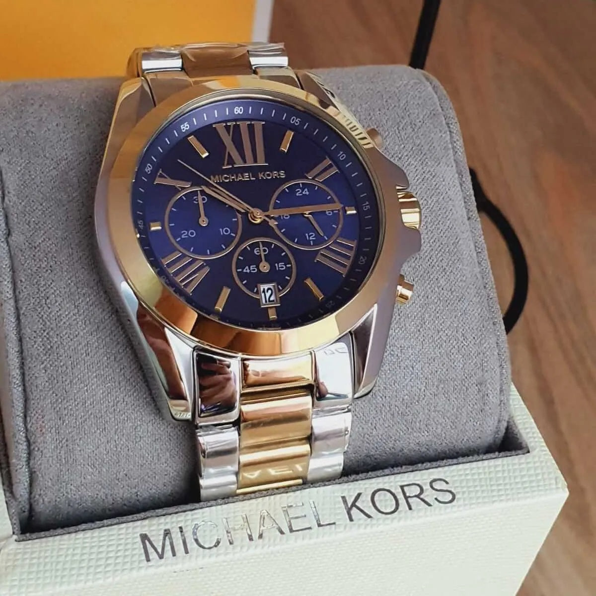 Michael Kors MK5976 watch case and lugs close-up with blue dial