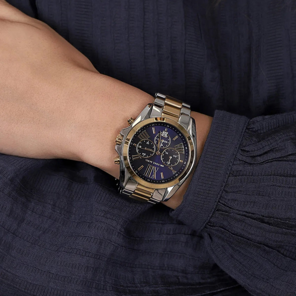 Michael Kors MK5976 blue dial detail with gold indices