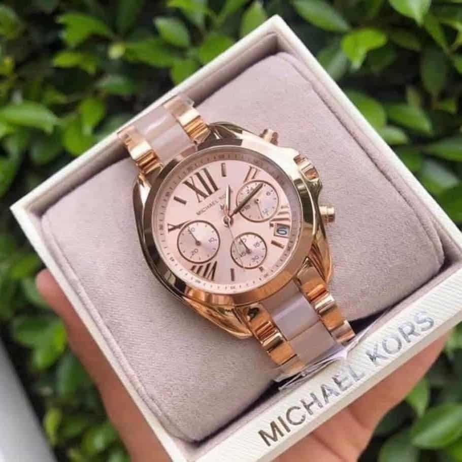 Michael Kors MK6066 watch case and lugs close-up