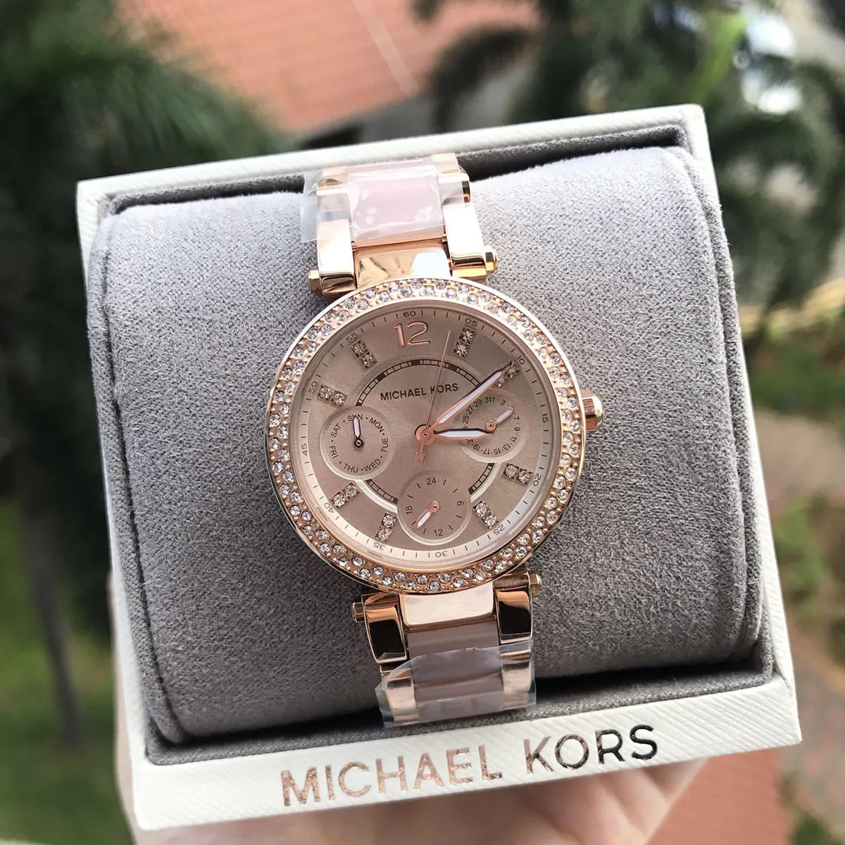 Michael Kors MK6110 rose gold watch case and lugs close-up