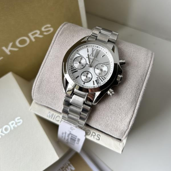 Michael Kors MK6174 case and lugs close-up