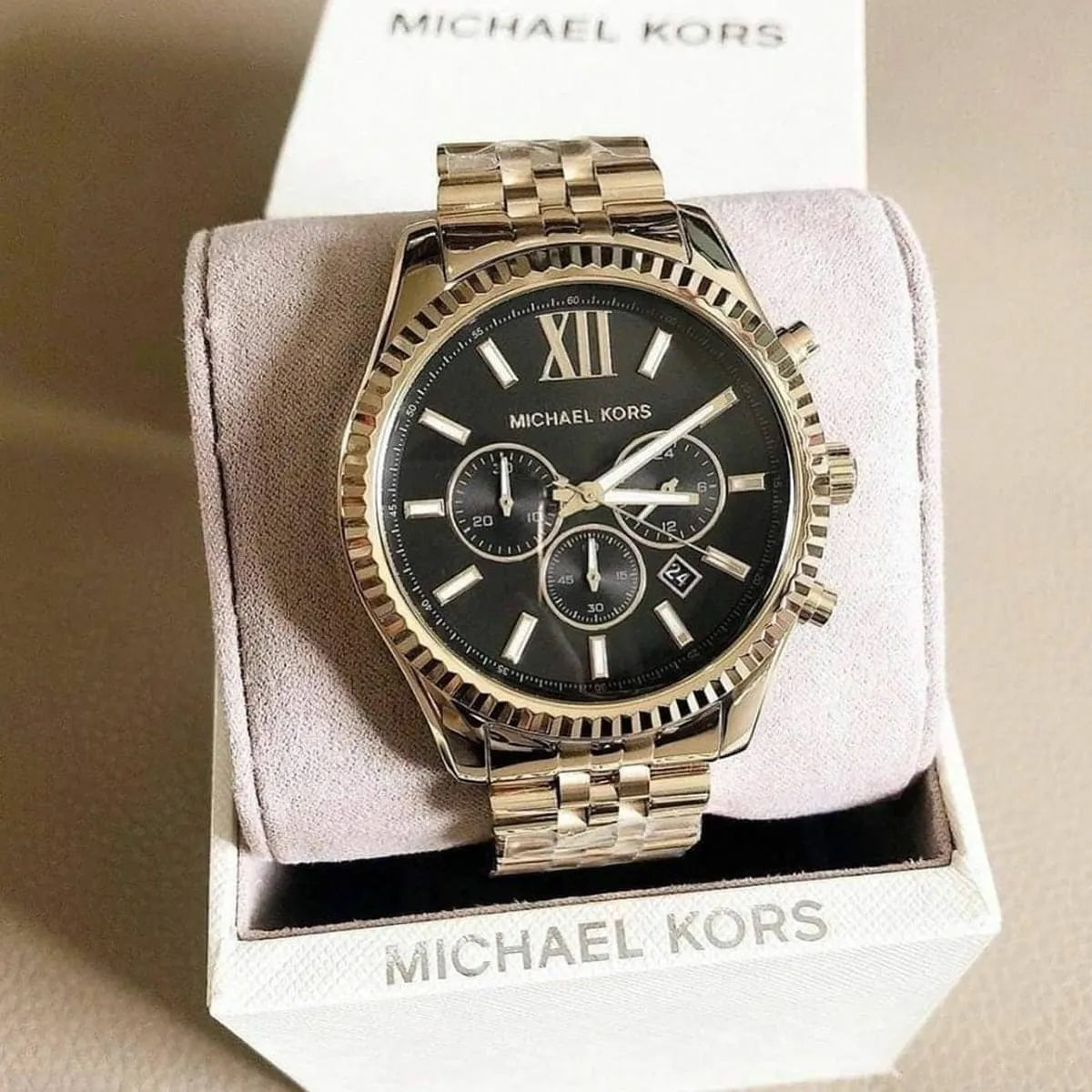 Michael Kors MK8286 gold watch case and lugs detail