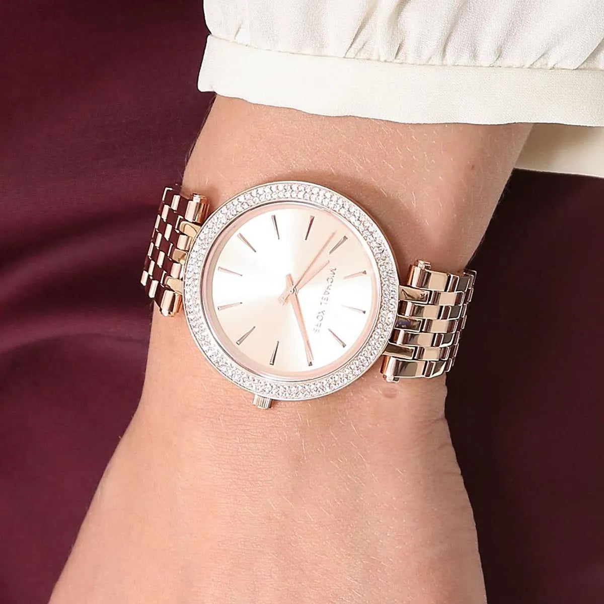 Michael Kors MK3192 rose gold dial close-up on wrist