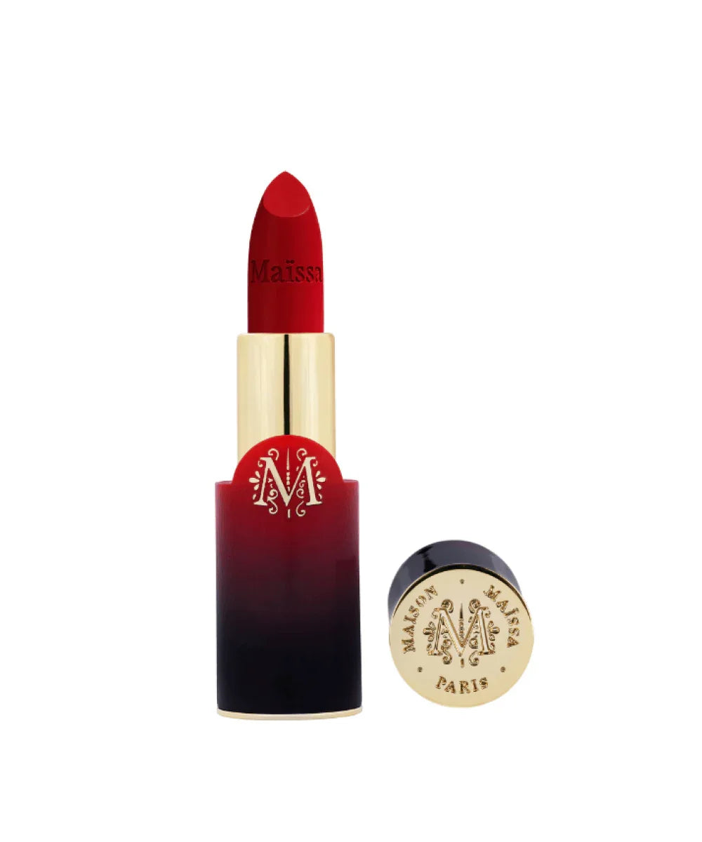 Maïssa Nuit de la Tentation red lipstick smear texture detail