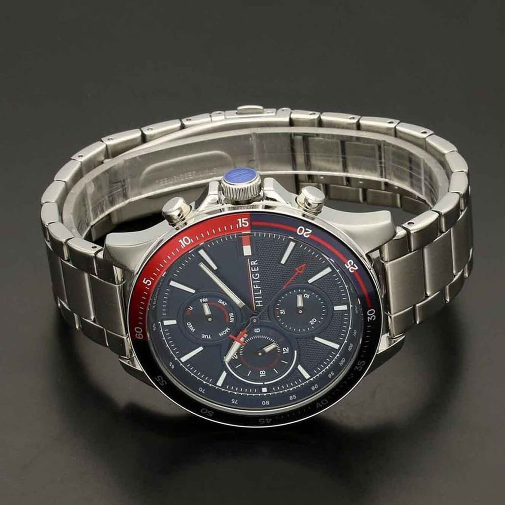 Tommy Hilfiger 1791718 men’s watch with silver strap and blue dial