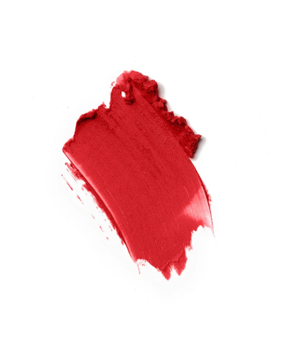 Maïssa Nuit de la Tentation vibrant red lipstick cosmetic texture